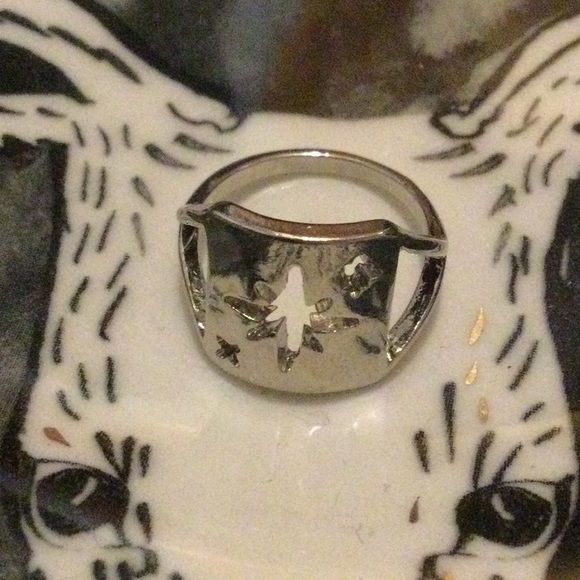 NEW Starburst Cut Out Signet Ring - Picture 2 of 8